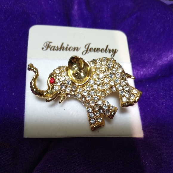 Trunk-up Crystal Elephant Brooch - Picture 2 of 9